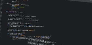 Zbliżenie ekranu z kodem w Pythonie podczas programowania frameworków ML